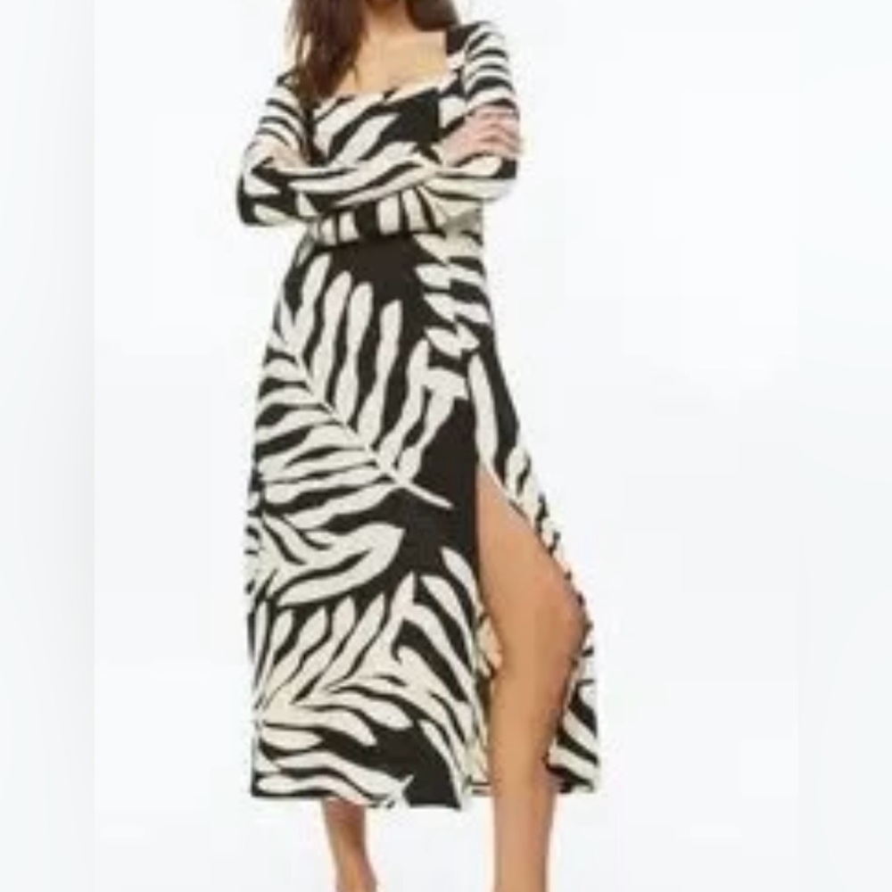 NWT H&M Black and Cream Palm Print Dress
